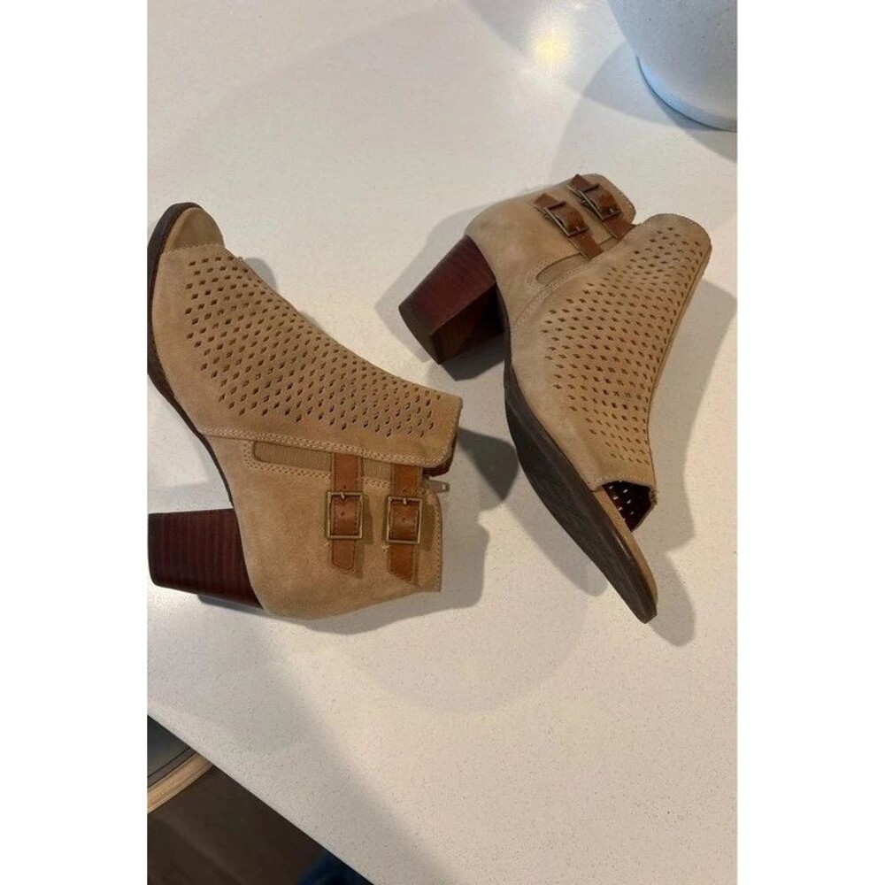 Vionic Open Toed Booties 7.5 - Picture 2 of 8